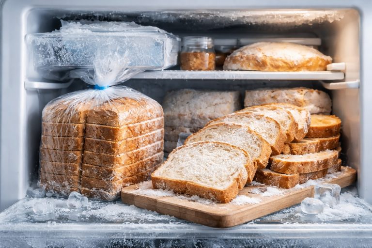 why-did-people-start-putting-bread-in-the-freezer-en.png